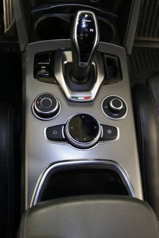 ALFA ROMEO Stelvio usata, con Leve al volante