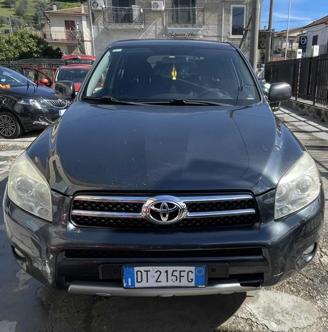 TOYOTA RAV 4 usata, con Airbag