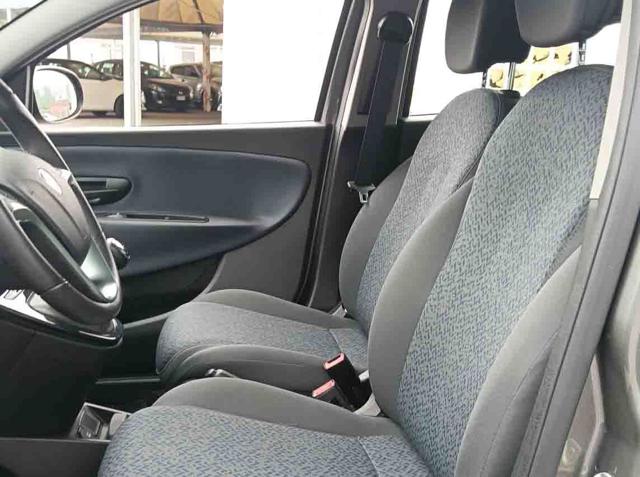 LANCIA Ypsilon usata, con ESP