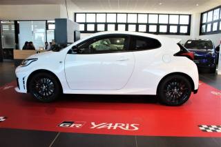 TOYOTA Yaris usata, con Airbag laterali