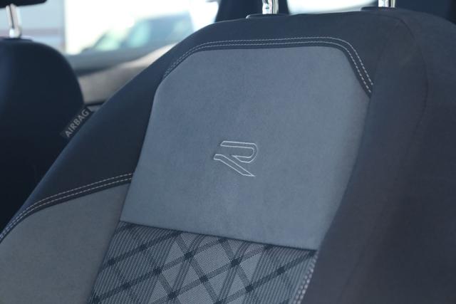 VOLKSWAGEN Taigo usata, con Controllo automatico clima