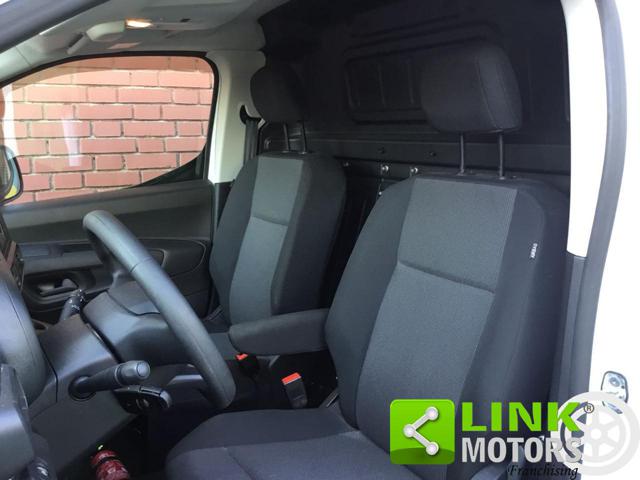 TOYOTA Proace usata, con Autoradio