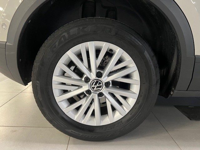 VOLKSWAGEN T-Roc usata, con USB