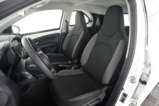 TOYOTA Aygo X usata 8
