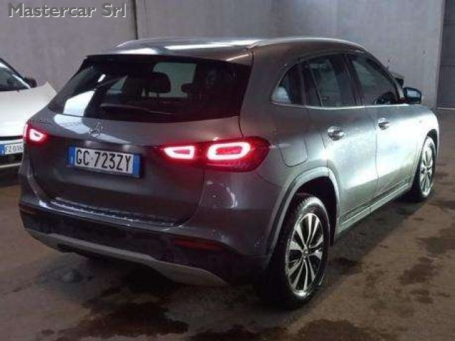 MERCEDES-BENZ GLA 250 usata, con Climatizzatore