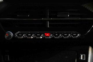 PEUGEOT 2008 usata, con Park Distance Control