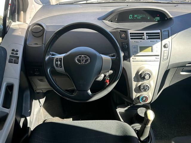 TOYOTA Yaris usata, con Sedile posteriore sdoppiato