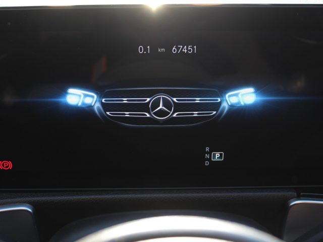 MERCEDES-BENZ GLB 180 usata, con MP3
