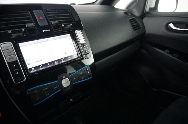 NISSAN Leaf usata, con Sedile posteriore sdoppiato