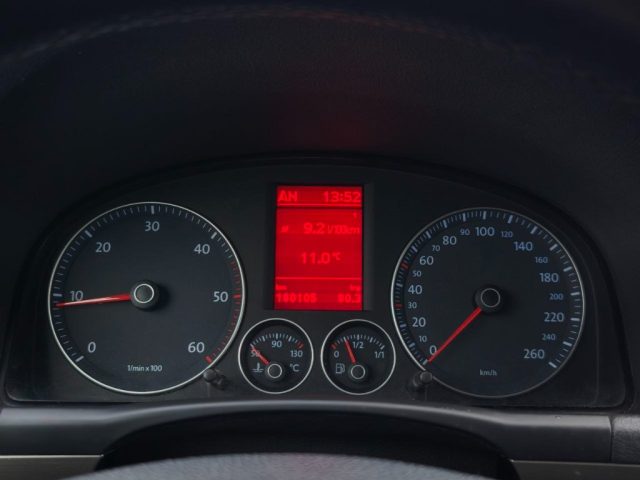 VOLKSWAGEN Touran usata 19