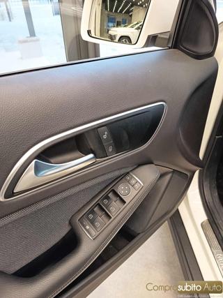 MERCEDES-BENZ GLA 200 usata, con Specchietti laterali elettrici