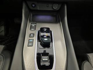 NISSAN Qashqai usata, con Fari LED