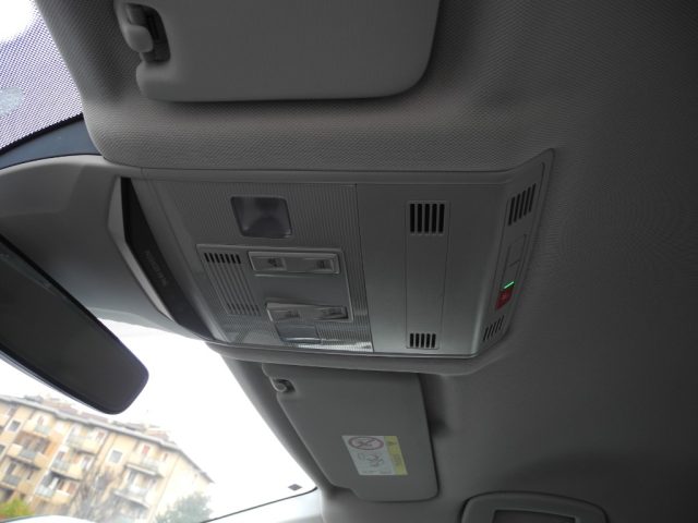 VOLKSWAGEN T-Roc usata, con Isofix