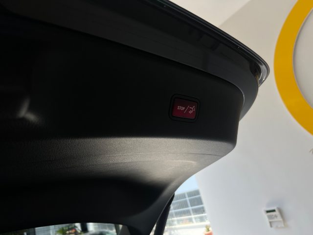 MERCEDES-BENZ GLC 220 usata, con Controllo elettronico della corsia