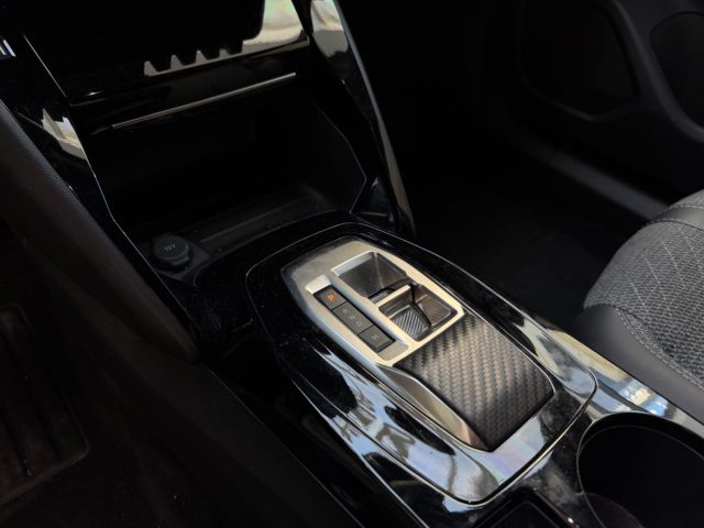 PEUGEOT 2008 usata, con Isofix