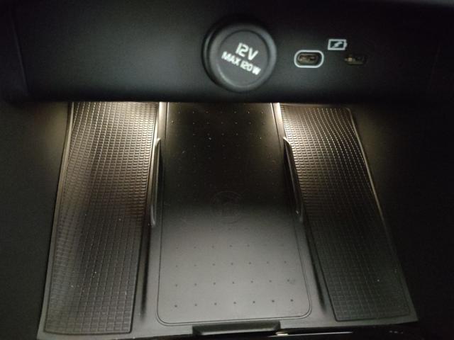 VOLVO C40 usata, con Portellone posteriore elettrico