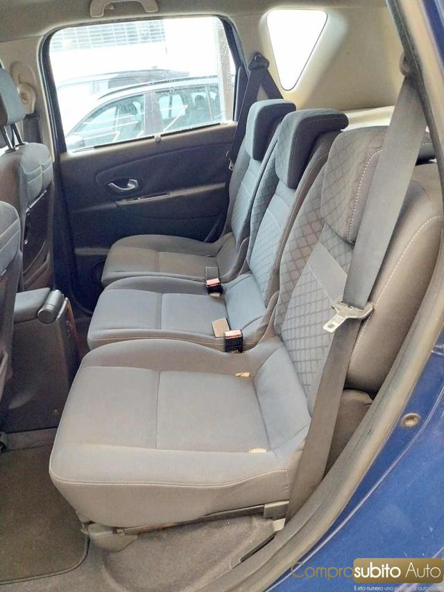 RENAULT Scenic usata 21