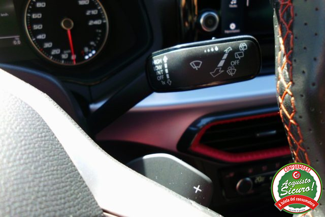 SEAT Arona usata, con Leve al volante