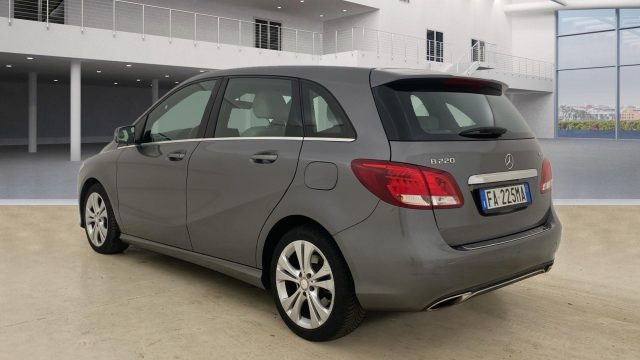 MERCEDES-BENZ B 220 usata, con Volante multifunzione