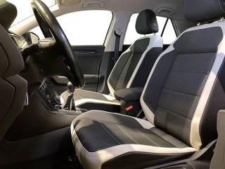 VOLKSWAGEN T-Roc usata, con Controllo automatico clima