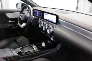 MERCEDES-BENZ CLA 220 usata, con Sedile posteriore sdoppiato