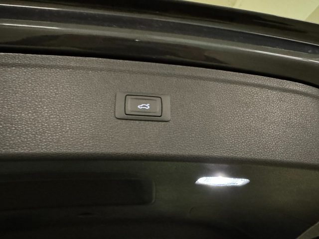 AUDI Q5 usata, con Regolazione elettrica sedili