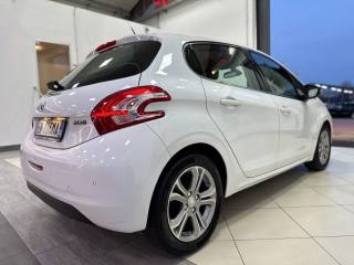 PEUGEOT 208 usata, con Climatizzatore automatico, 2 zone