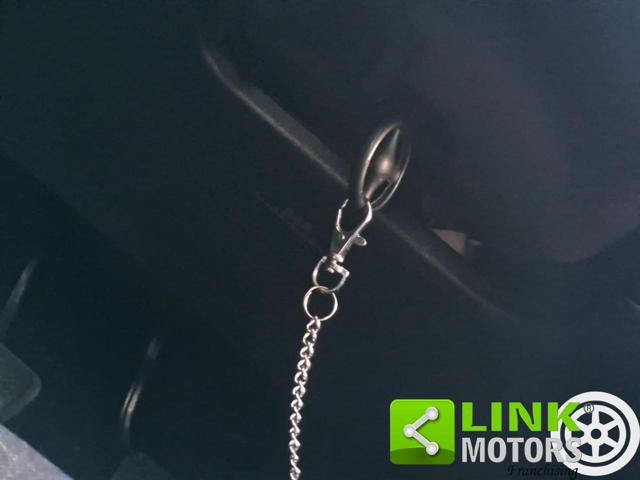 TOYOTA Auris usata, con Bluetooth