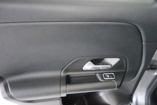 MERCEDES-BENZ GLA 180 usata 35