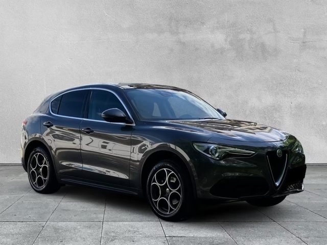 ALFA ROMEO Stelvio usata, con Cerchi in lega