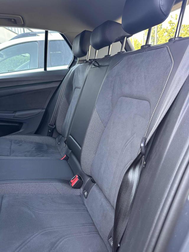 VOLKSWAGEN Golf usata, con Touch screen