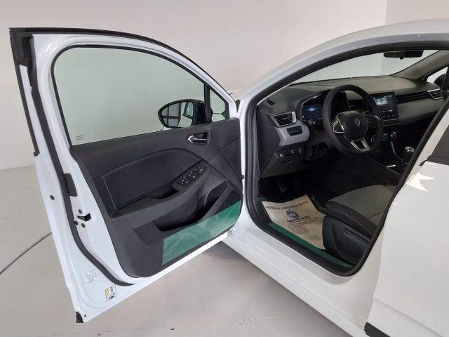 RENAULT Clio usata, con USB