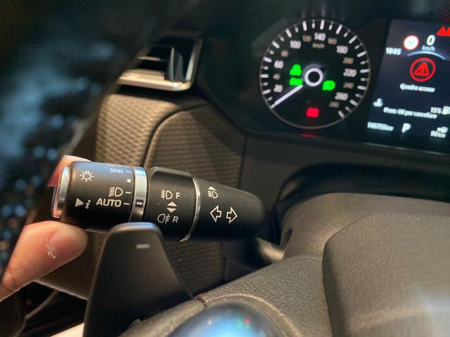 LAND ROVER Range Rover Velar usata, con Specchietti laterali elettrici