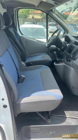 RENAULT Trafic usata 9