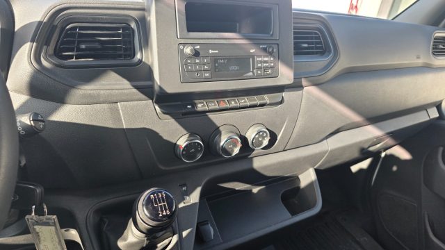 RENAULT Master usata, con Sensore di luce