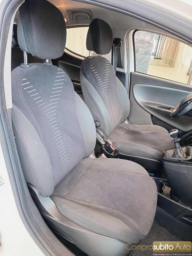 LANCIA Ypsilon usata, con Fendinebbia