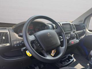 PEUGEOT Boxer usata, con Park Distance Control