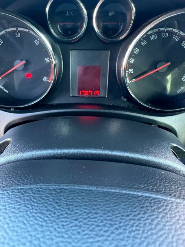 OPEL Meriva usata, con Controllo automatico clima