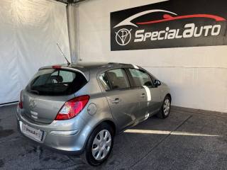 OPEL Corsa usata, con Autoradio