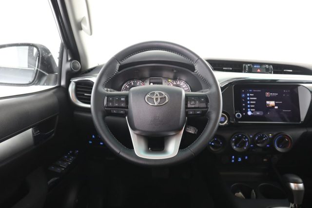 TOYOTA Hilux usata 11