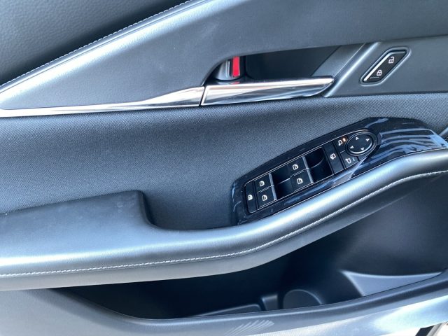 MAZDA CX-30 usata, con Telecamera per parcheggio assistito