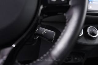 TOYOTA Yaris usata, con USB