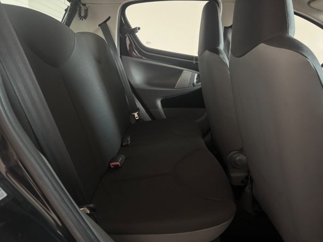 TOYOTA Aygo usata 12