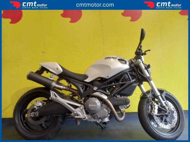 DUCATI Monster 696 usata 1