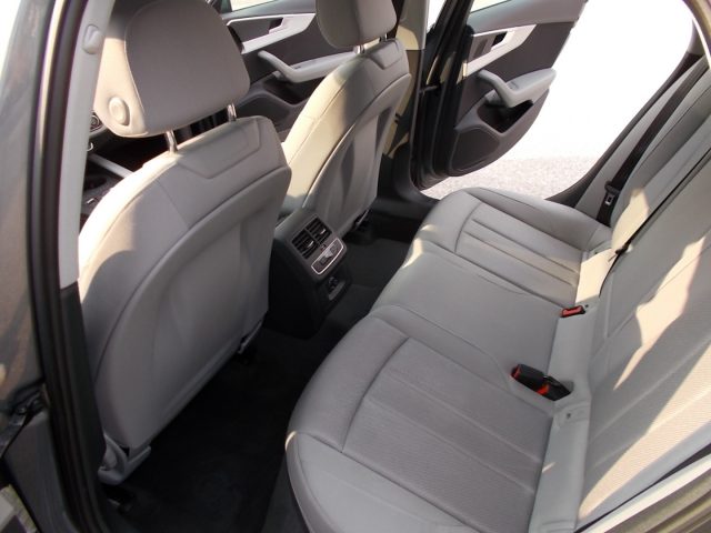 AUDI A4 usata, con Controllo automatico clima