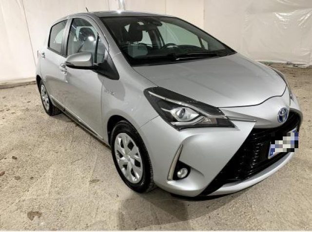 TOYOTA Yaris usata, con Airbag laterali