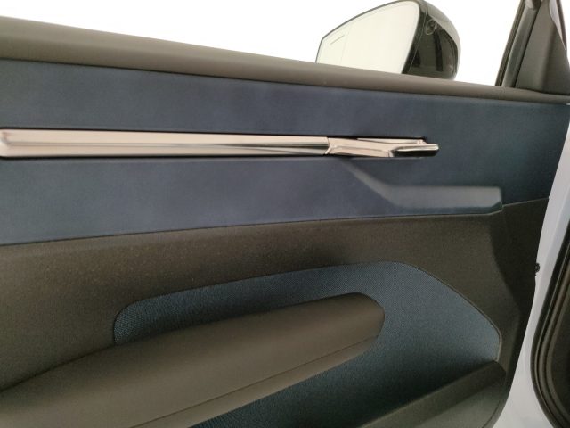 VOLVO EX30 usata, con USB