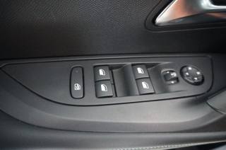 PEUGEOT 2008 usata, con Sedili riscaldati