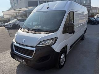 PEUGEOT Boxer usata, con Bluetooth