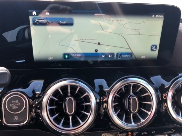 MERCEDES-BENZ GLA 200 usata, con Fari LED